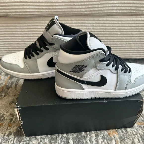 Jordan High-Top Sneakers - White and Grey - Picture 7 of 7